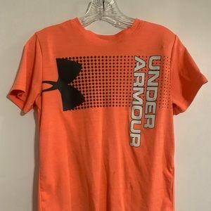 Boys under Armour short sleeve shirt. Orange YXL